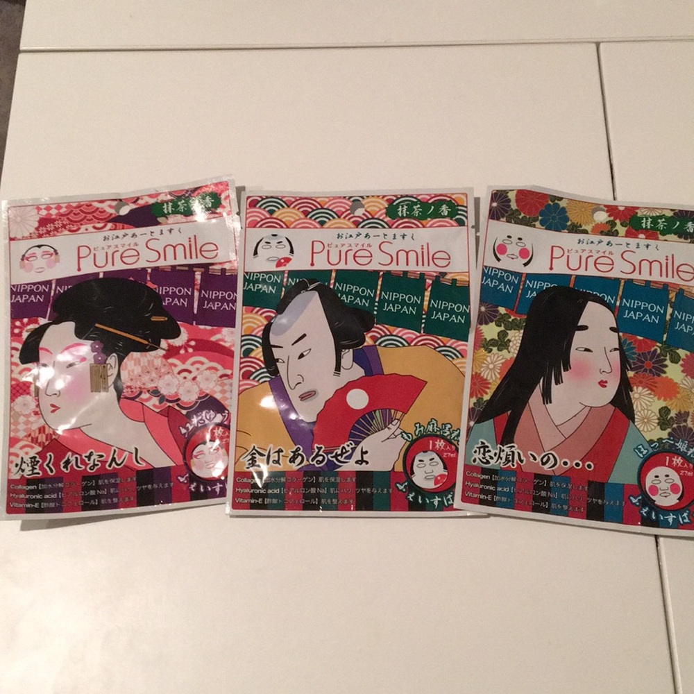“Pure Smile” kabuki facial mask trio.